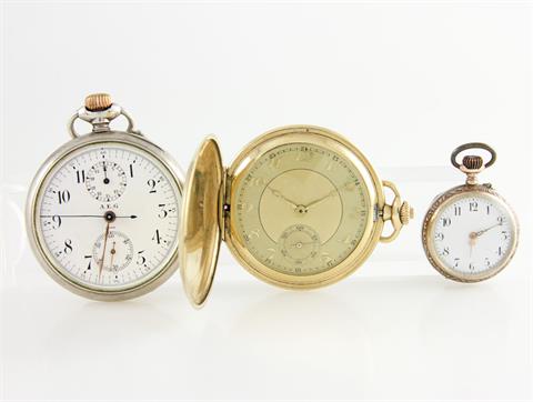 Konvolut: Eine Taschenuhr sign.: "A.E.G. Prima", mit Chronograph (Stoppuhr), Silber 800 (auch SD), Glas fehlt! Eine Taschenuhr,