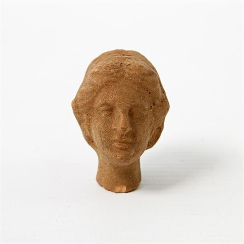 Kleiner Terrakotta-Kopf der Aphrodite. GRIECHISCH-RÖMISCH