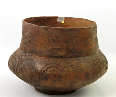 Großes Gefäß der Lausitzer Kultur, wohl Bronzezeit, 900-500 v.Chr.