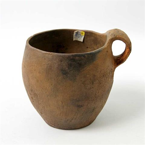 Henkelgefäß der Lausitzer Kultur, wohl Bronzezeit, 900-500 v. Chr.