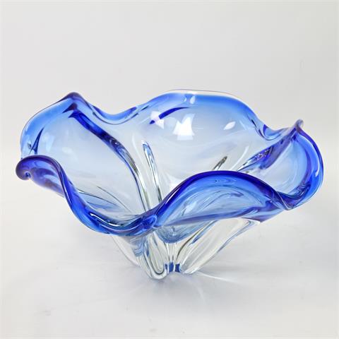 Schale, Italien wohl Murano 20. Jh., dickwandiges Transparentglas blau durchfärbt.