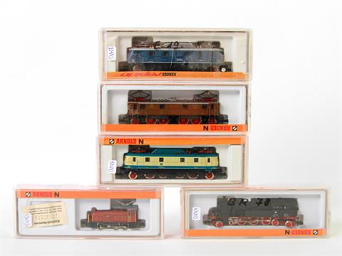 ARNOLD Konvolut von fünf Lokomotiven 2451, 2420, 2274, 2452 und 2457, Spur N.