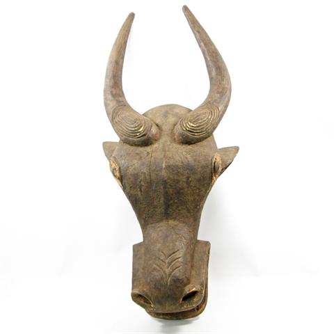 Grosse Wasserbüffelmaske aus Holz. AFRIKA, wohl um 1900
