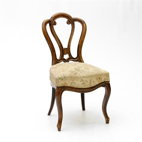 Dekorativer Stuhl, LOUIS-PHILIPPE, deutsch um 1860, Nußbaum.