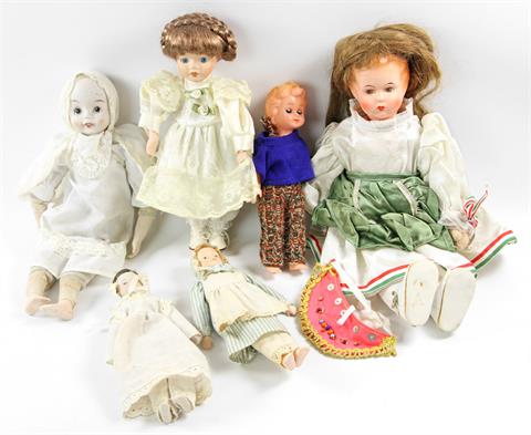 Interessantes Konvolut von sechs Puppen, u.a. Italien, 20.Jh.,