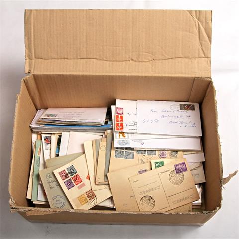 Briefmarken - Kiste mit Bedarfsbriefen Bund / Berlin.