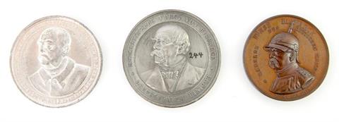 Konvolut: 3 Medaillen auf den Reichskanzler Otto von Bismarck,