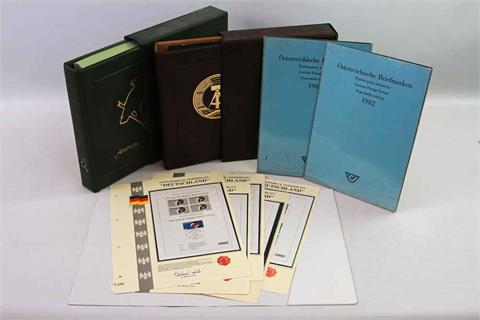 Tüte mit Konvolut von 2 Alben. 1 x DDR, 1 x American Wildlife ETB. Dazu Jahrbuch 1982 Österreich