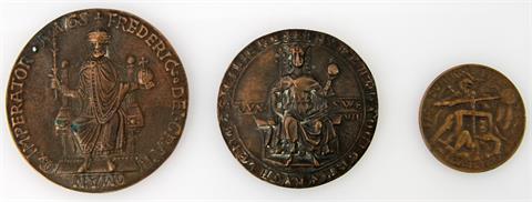 Medaillen/Plaketten - Konvolut: 3 Stück, neuzeitlich, Kaiser Friedrich I.,