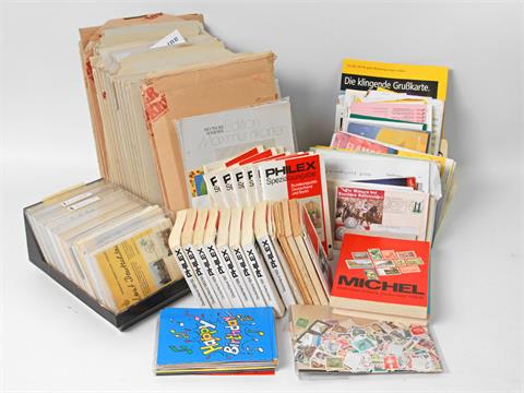 Briefmarken - Karton mit Erstagssammelblättern + Ganzsachen + MK.