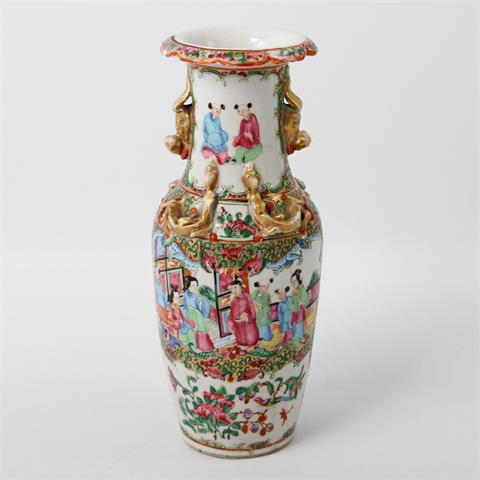 Famille-rose-Vase. CHINA, um 1900