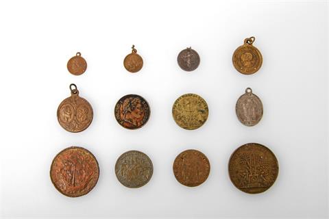 Kleinmedaillen/Jetons Messing/Bronze Frankreich - Konvolut: 12 Stück,