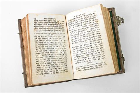 Judaica - Religiöses Buch mit reich durchbrochenem Silbereinband, Österreich-Ungarn/Wien 1859,