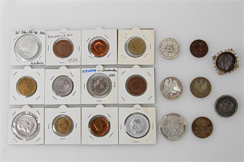 Interessantes Konvolut mit u.a. Notgeldmünzen Aachen, verschiedene Münzen Europa, USA