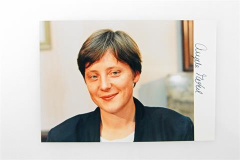 Autographen - Angela Merkel, aus der Zeit in ihrer Funktion als Ministerin für Frauen und Jugend,