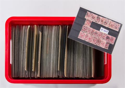Briefmarken - DR, Bund, Berlin. Kleine Kiste mit ca. 600 Steckkarten. Postfrische und gestempelte Marken.