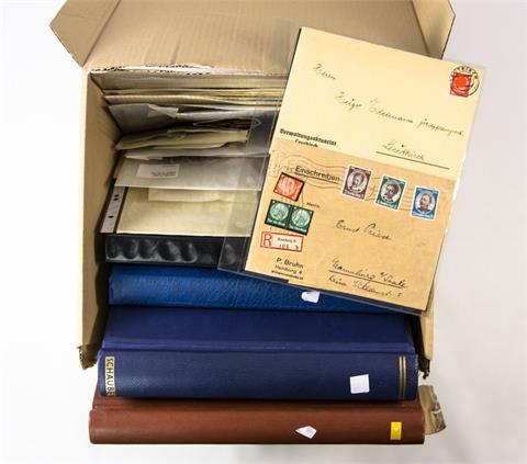 Briefmarken - Deutsches Reich. Kleiner Karton mit 4 Einsteckalben, 1 Briefalbum und diversen Tüten. Erhaltung von Postfrisch