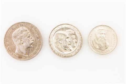 Konvolut von 3 Münzen - 1 x 3 Mark Württemberg WH II. und Charlotte 1911/F,