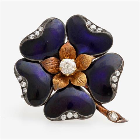 Brosche "Blüte", wohl um 1860, fünf blauviolett emaillierte Blätter, Blattränder bes. mit kleinen Altschliff-Diamanten.