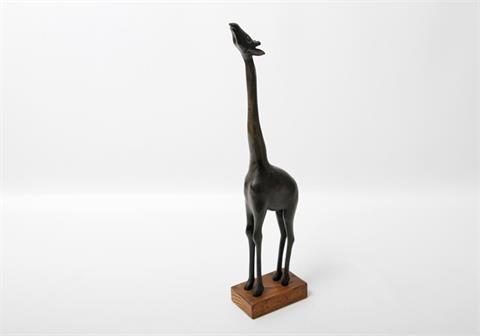 Holzschnitzerei einer Giraffe. OSTAFRIKA, um 1970