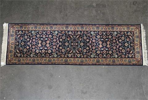 Orientteppich. Galerie, 20. Jh., 244x78 cm