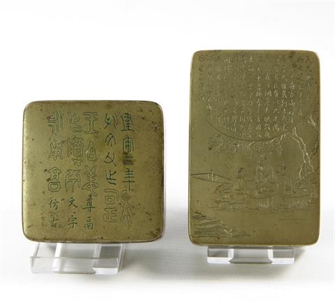 Zwei viereckige Deckeldöschen. CHINA, um 1900