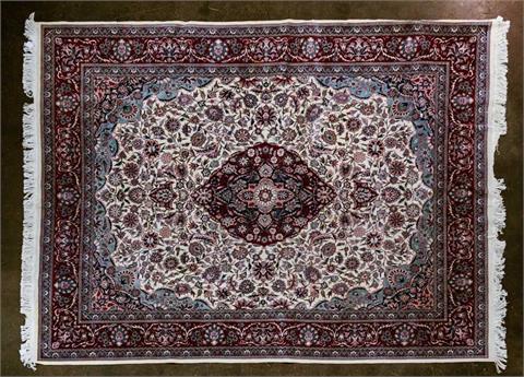 Orientteppich. CHINA, 20. Jh., 305x244 cm