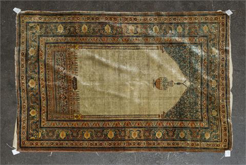 Orientteppich aus Seide, 1. Hälfte 20. Jh., 160x113 cm