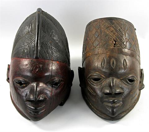 Zwei schöne Helmmasken. AFRIKA