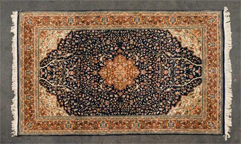 Orientteppich. LAHORE/PAKISTAN, 20. Jh., 229x138 cm