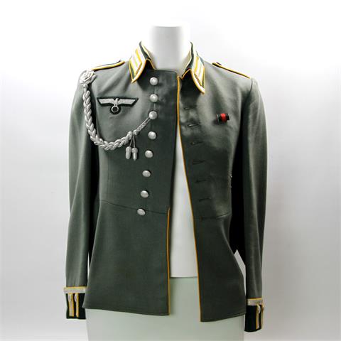 Uniform III. Reich - Feldbluse und Hose eines Unteroffiziers von Kavalerie/Aufklärer mit goldgelber Paspel,