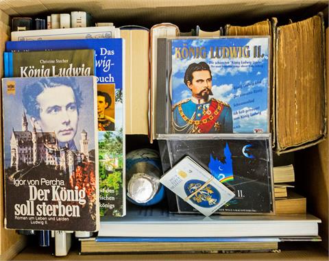 König Ludwig II. von Bayern - Ganzer Karton mit diversen Souvenirs, Büchern, Wandtellern,