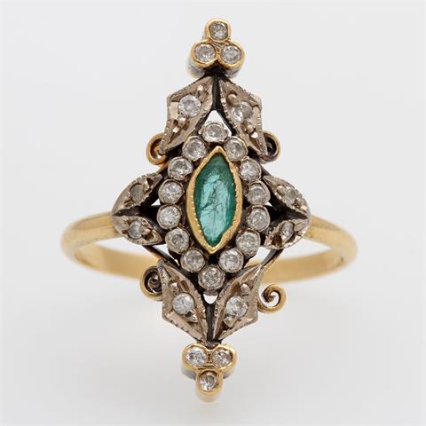 Damenring, antik, aufw. ausgearbeitetem Ringkopf, bes. mit einem Smaragd-Navette