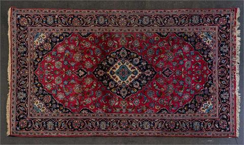 Orientteppich. 20. Jhdt., 246x142 cm