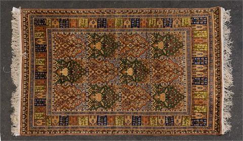 Orientteppich aus Seide. IRAN, 20. Jhdt., 138x93 cm