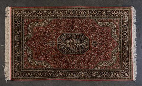 Orientteppich aus Seide. IRAN, 20. Jhdt., 206x134 cm