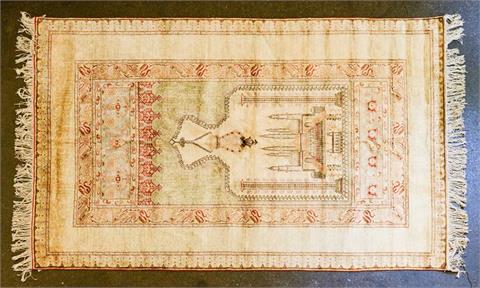 Orientteppich aus Seide. 1. Hälfte 20. Jh.200x128 cm