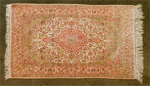 Orientteppich. 20. Jh., 177x110 cm