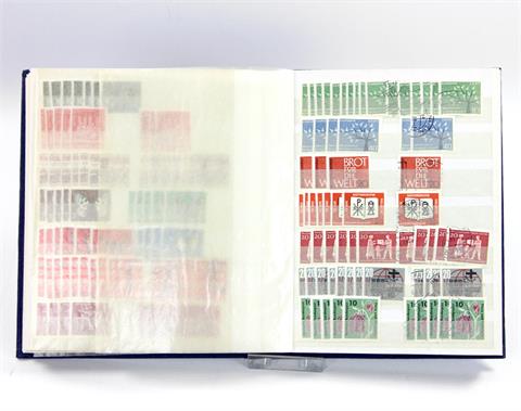Briefmarken - BRD. Sehr schöne Douplettensammlung BRD ab 1949 in postfrisch und gestempelt.