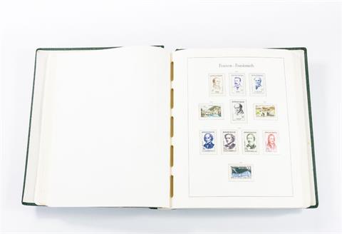 Sammlung Frankreich Postfrisch im Klemmbinder auf Vordruckblättern.