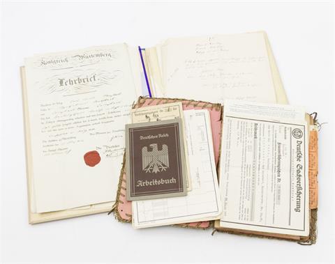 Interessantes Konvolut Dokumente und Papiere, u.a. seltener Taufregisterauszug der Deutsch-Lutherischen Kirche in der Savoy