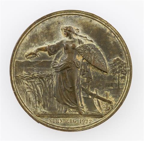 Medaillen Nürnberg, Kleine Verdienstmedaille der deutschen Landwirtschafts-Gesellschaft zur Ausstellung in Nürnberg 1922 -