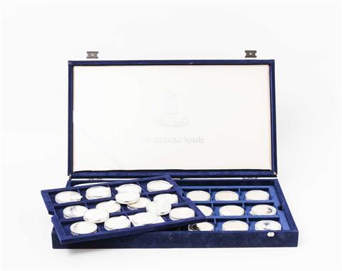 Box mit 39 SILBERmünzen der allgemeinen Thematik "Olympische Spiele" -