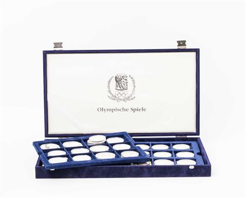 Box mit 37 SILBERmünzen der Thematik "Olympische Spiele 1992" -
