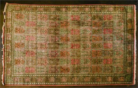Orientteppich. KASCHMIR/SIRINAGAR, 20. Jh., 530x371 cm
