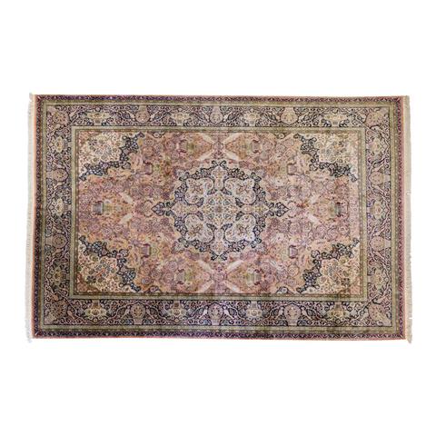 Orientteppich aus Seide. KASCHMIR/INDIEN, 20. Jh., ca. 369x284 cm