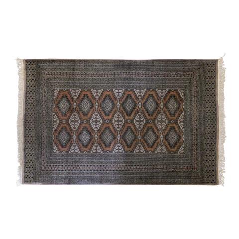 Orientteppich. PAKISTAN, 20. Jh., ca. 187x131 cm