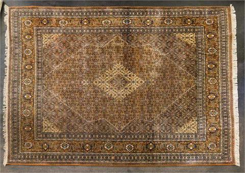 Orientteppich. SERAB/PERSIEN, 20. Jh., 375x308 cm