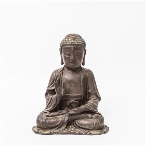 Bronze des Buddha im Meditationssitz. CHINA, wohl Ming-Dynastie (1368-1644)