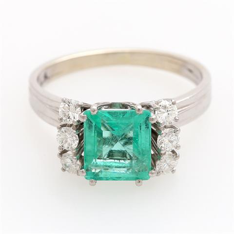 Ring mit einem Smaragd ca. 1,8 ct.,
